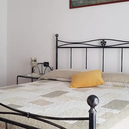 Ai Due Pozzi Πανσιόν Framura